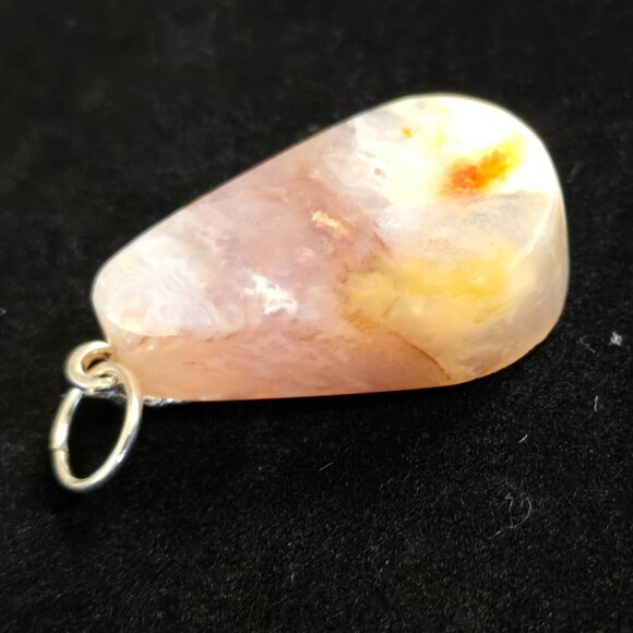 Handmade Small Freeform cab pendant from plume agate - Picture 4 of 4